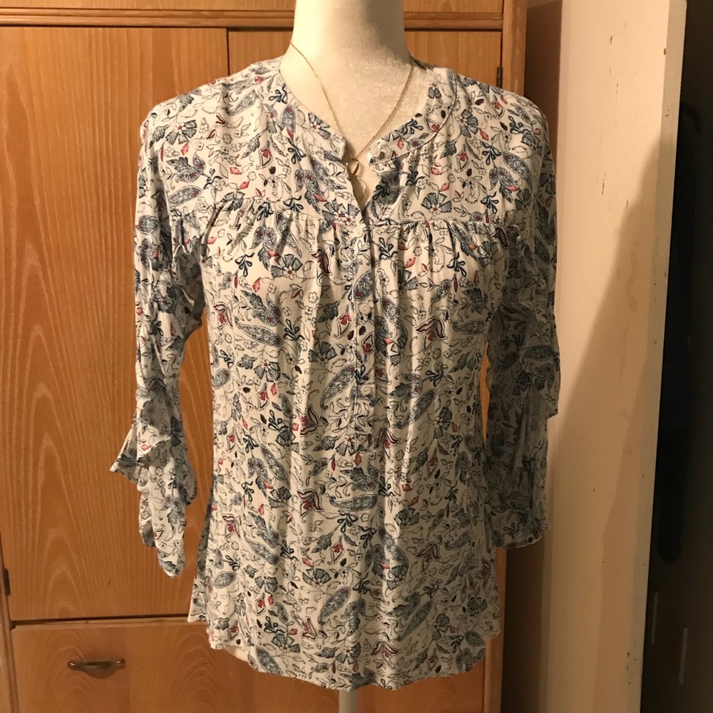 Lauren Conrad NWT floral ruffle sleeve top